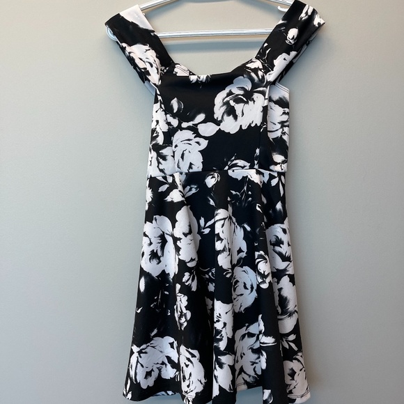 Windsor Floral Skater dress - Picture 2 of 4